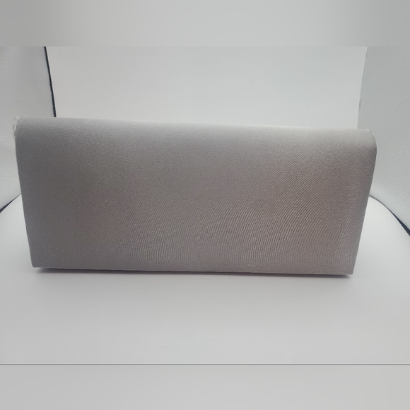 Vintage Fold Over, Magnetic Snap Closure, with Beaded Strap - Picture 4 of 13